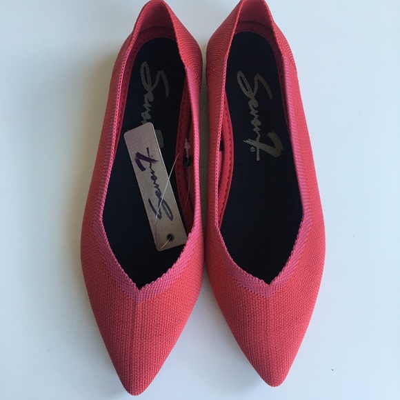 NWT Seven7 Elsa Red/ Pink Pointy Toe Canvas Flat - Picture 4 of 11